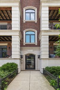 3021 N Southport Ave APT 3B, Chicago, IL, 60657