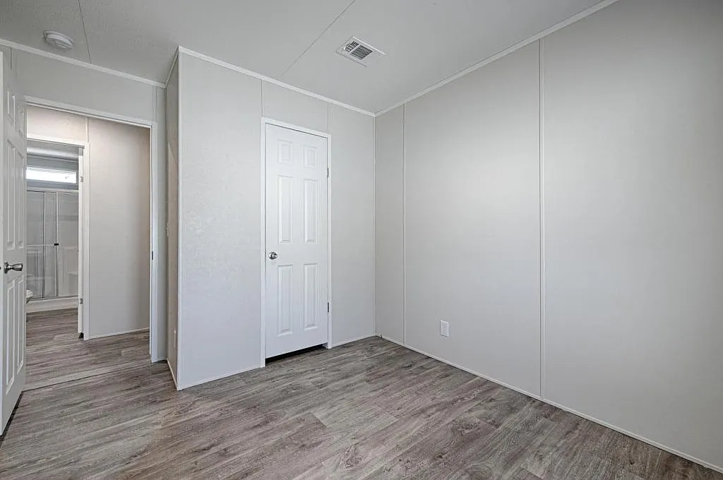 623 Kevin St — Photo 3