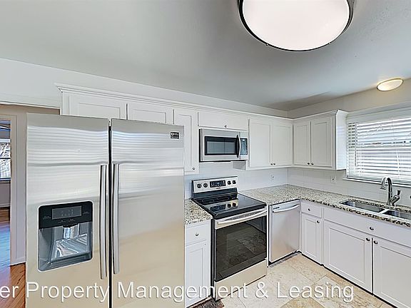 5th image of 2644 Lakeside Dr