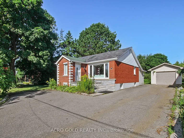 125 Leighland Ave — Photo 2