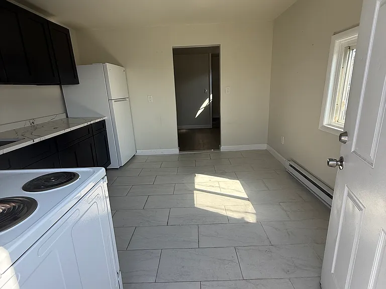 2716 Community Dr #3 — Photo 3