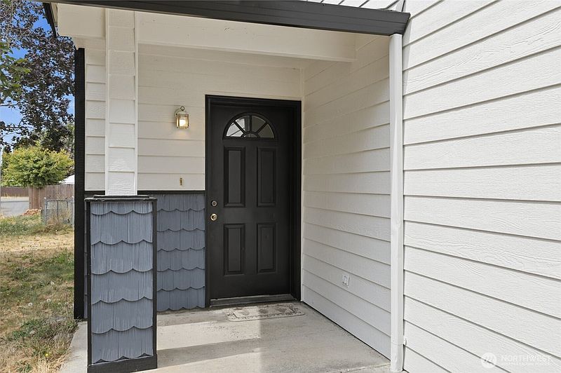 4th image of 3425 D Street #A & B