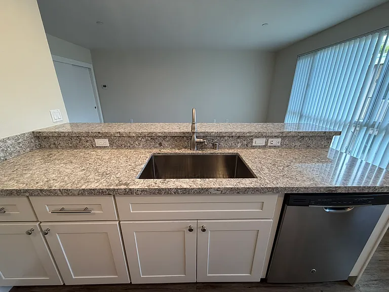 Arlington Apartments — Photo 9