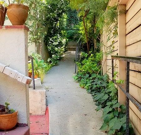 4th image of 2463 Hidalgo Ave