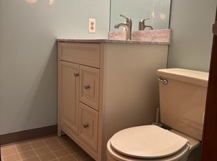 1 Surrey Hill Dr, Latham, NY 12110