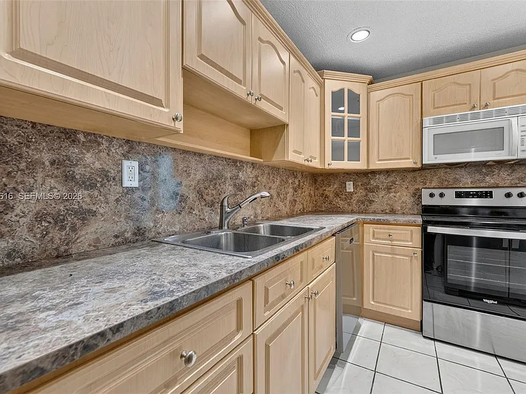 5555 Ludlam Rd #23 — Photo 11