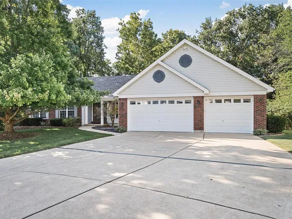 16 Carlton Valley Ct, Saint Charles, MO 63303