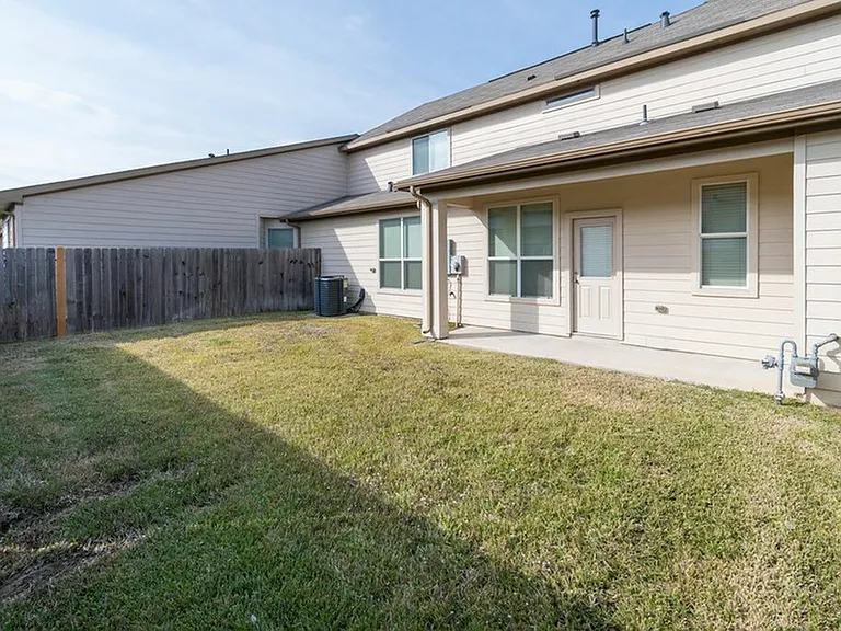 12222 Ghita Ln — Photo 3
