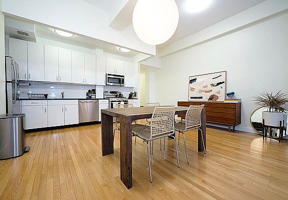 4th image of 160 W 16th St APT 4J