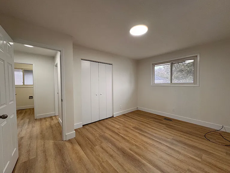 23 Arrowhead Cres — Photo 4