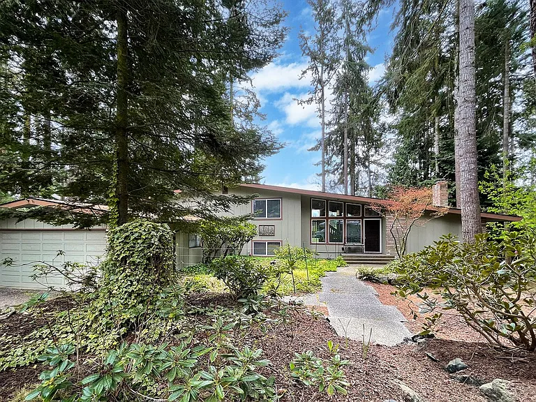 590 Ridge View Dr — Photo 2