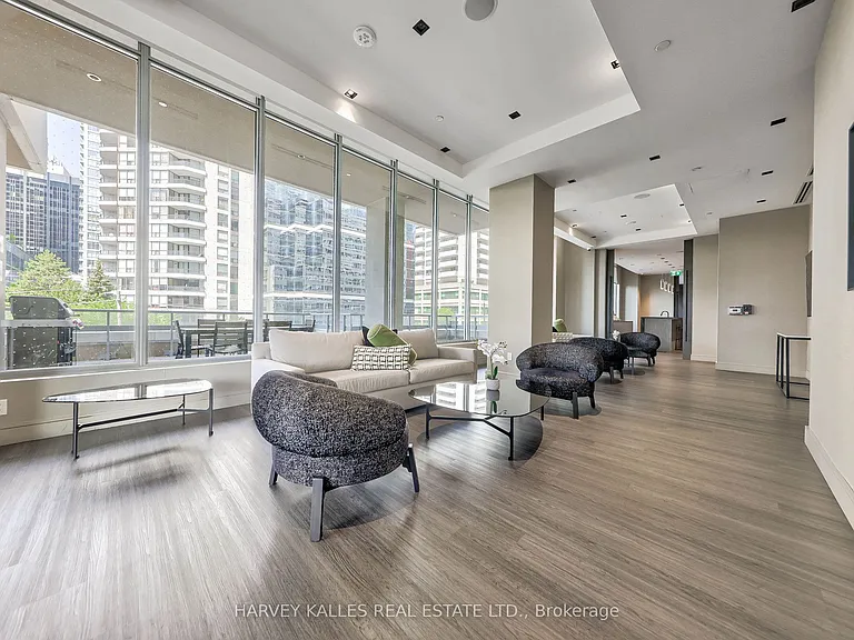 50 Dunfield Ave #LPH18 — Photo 34