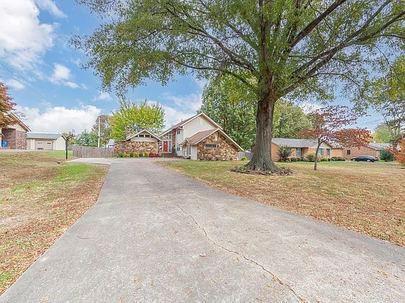 2nd image of 172 Honeysuckle Dr