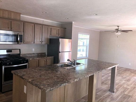 3rd image of 418 Parkland Dr