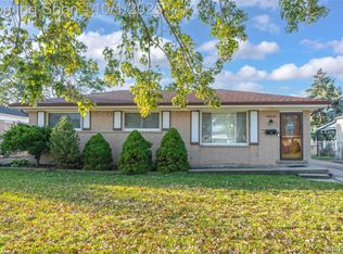 15716 Alsip St, Roseville, MI 48066
