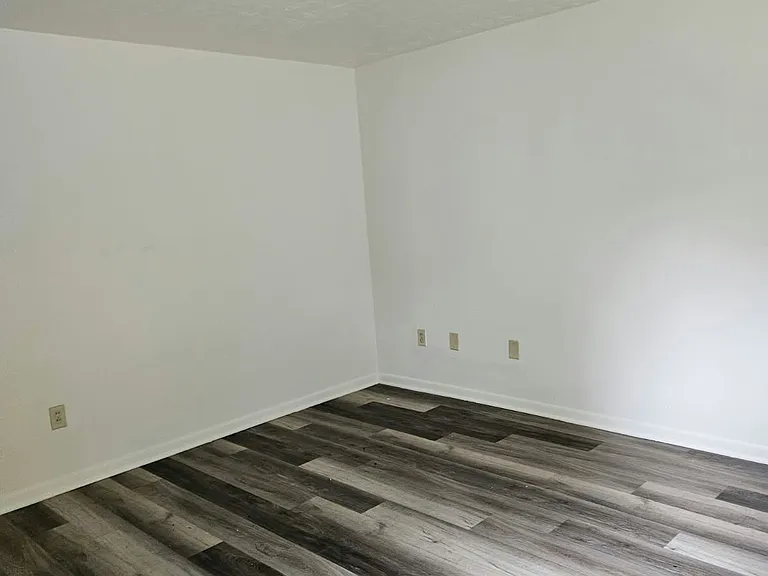 56 Fernwood Ave #C — Photo 5
