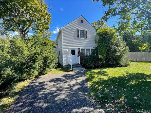 217 Greeley Ave, Sayville, NY 11782