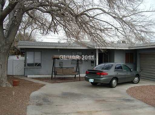 1st image of 2029 Bracken Ave