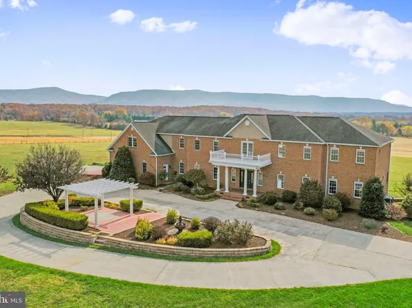 1252 Rittenour Rd, Edinburg, VA 22824