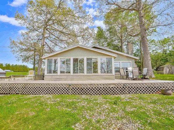 836 Chapman Lake Dr, Warsaw, IN 46582
