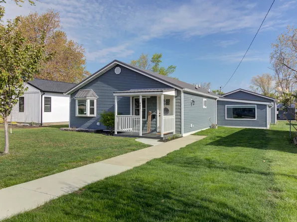 802 E Short St, Tuscola, IL 61953