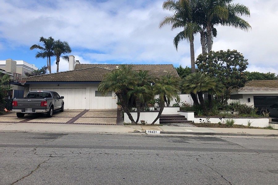 1st image of 19431 Worchester Ln