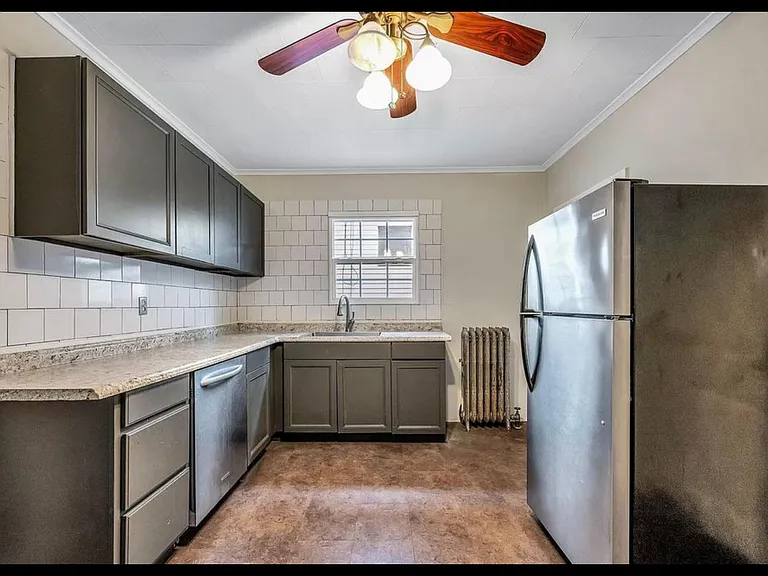 311 Chester St — Photo 24