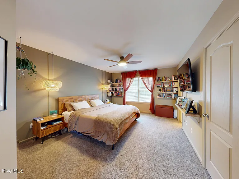 345 Shepherd Trl — Photo 16