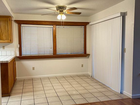 5th image of 11 Windance Ct