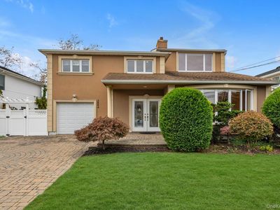 2884 Bay Drive, Merrick, NY, 11566