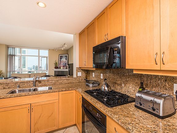 4th image of 850 Beech St Unit 1402