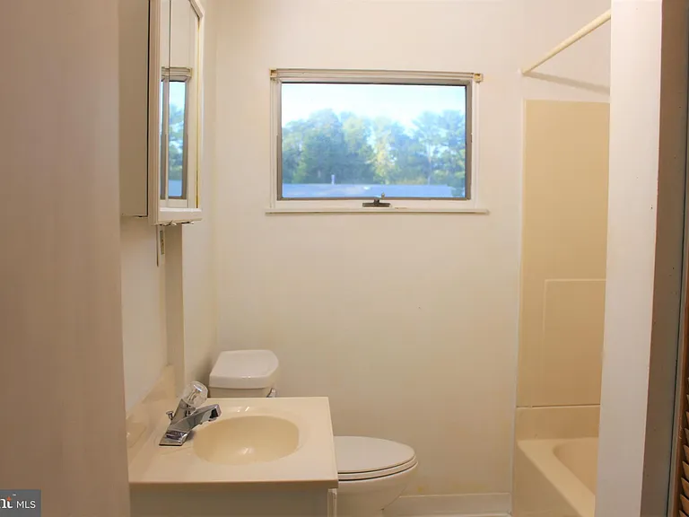 413 Dickinson Rd — Photo 13