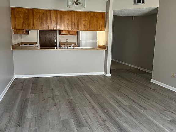 3rd image of 92 Cutter Ln