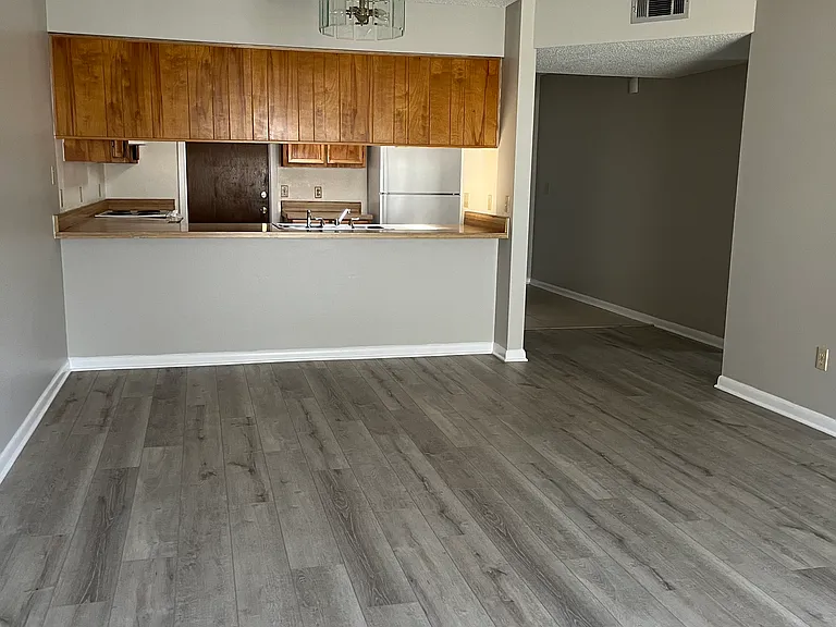 92 Cutter Ln — Photo 3