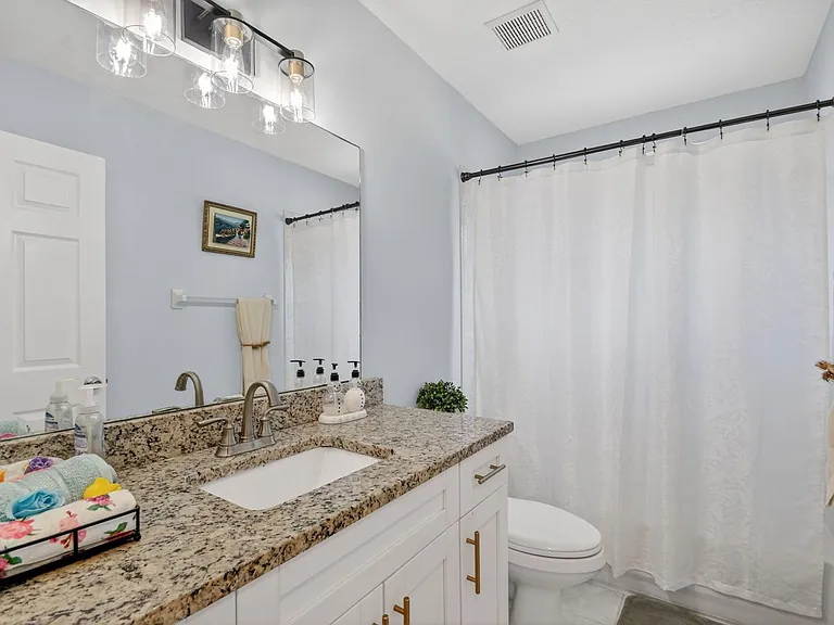 1080 Salmon Isle — Photo 20