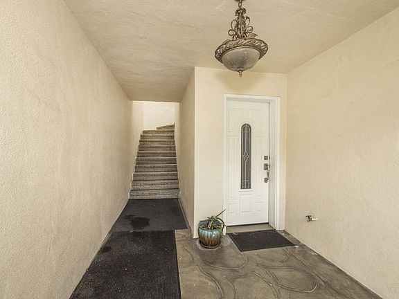 5th image of 400 Crocker Ave
