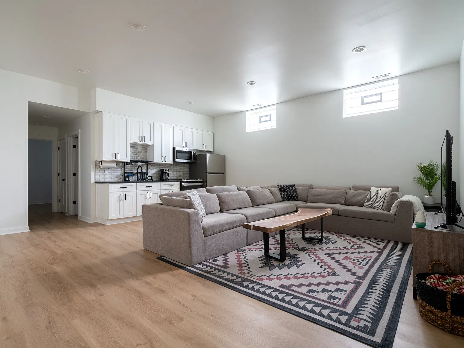 1 bed, 880 sqft, $1,850 — Photo 1