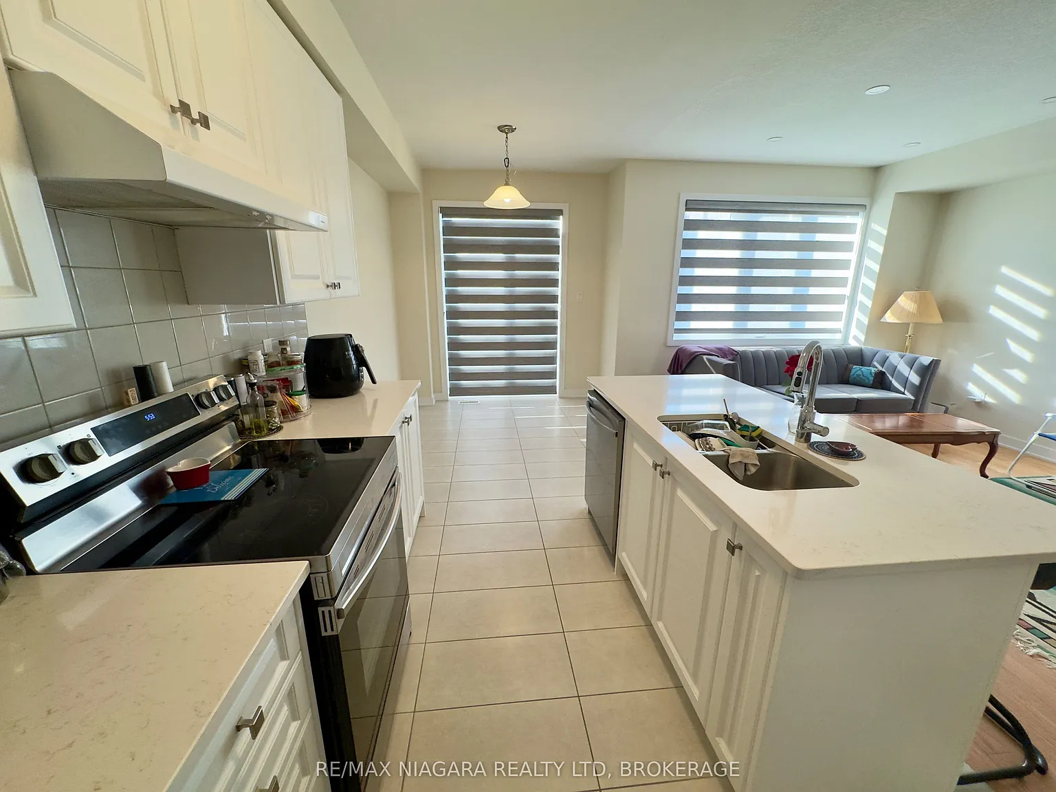 3 bed, $2,400 — Photo 4