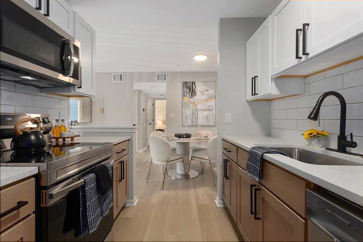 Building Photo - Shawnee Station Apartments