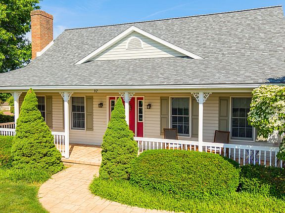 2nd image of 92 Brentwood Cir