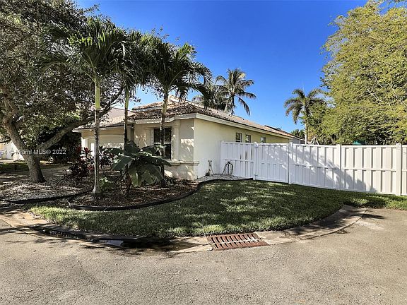 2nd image of 4807 SW 34th Ave
