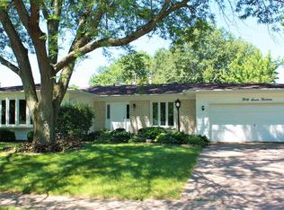 3714 Forest Rd, Davenport, IA 52807