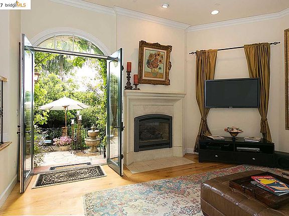 4th image of 6 Woodside Glen Ct