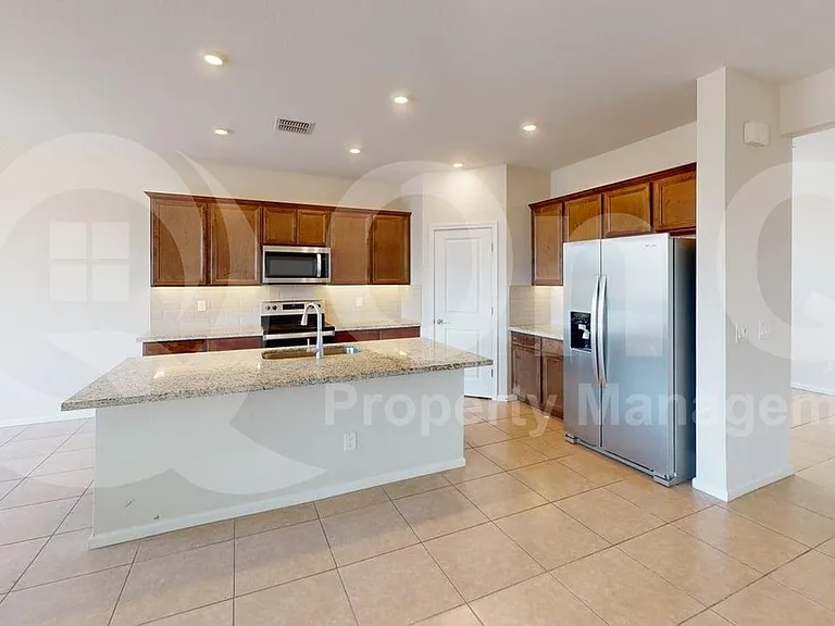 2039 E Piedmont Pl — Photo 11