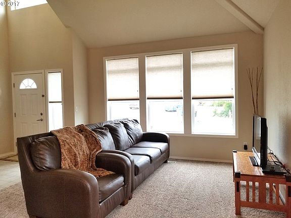 5th image of 1609 E Caples Ct
