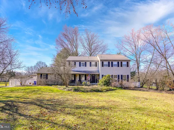 909 Heritage Rd, Moorestown, NJ 08057