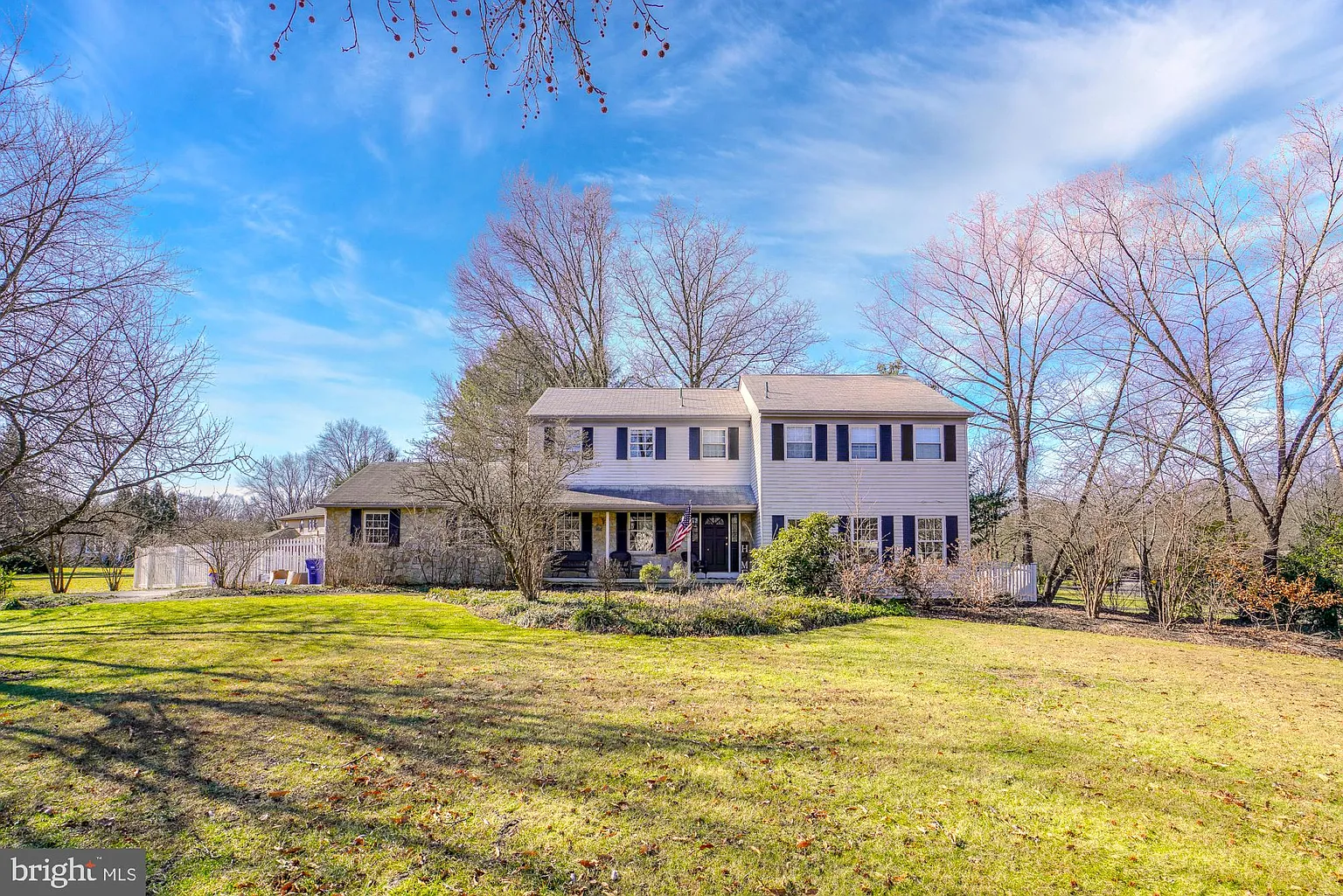 909 Heritage Rd photo 1