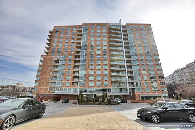 1st image of 212 Hudson Park #212