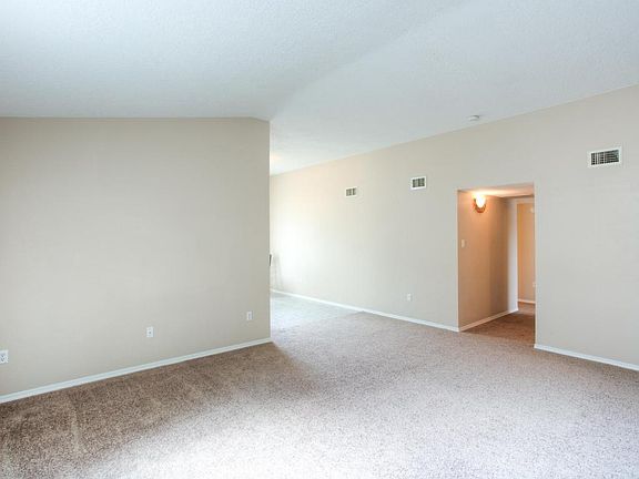 5th image of 6115 Burgos Ave NW