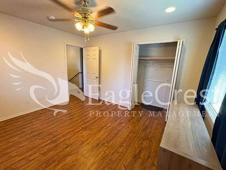 216 N Park St — Photo 43